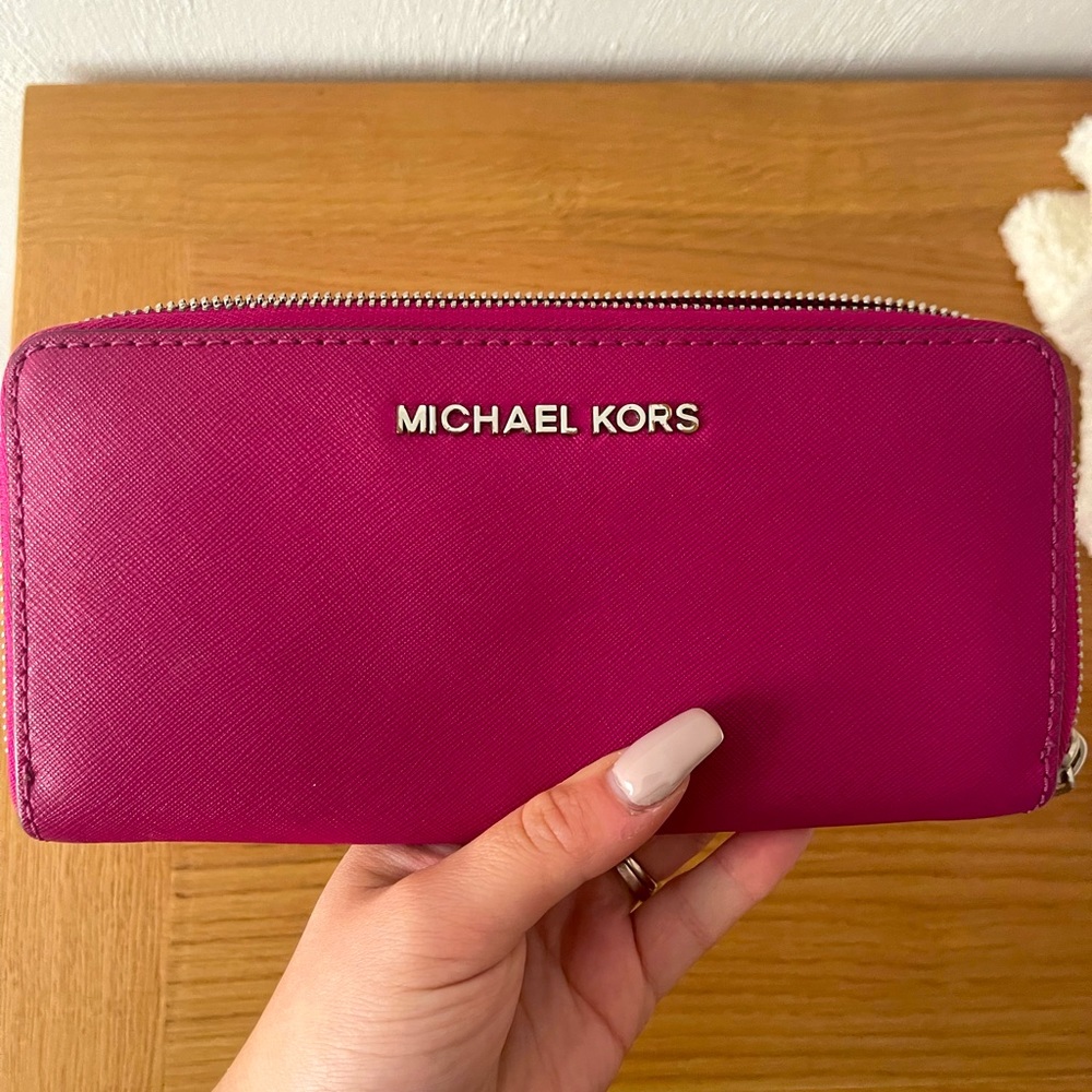 Pink Michael Kor’s wallet!